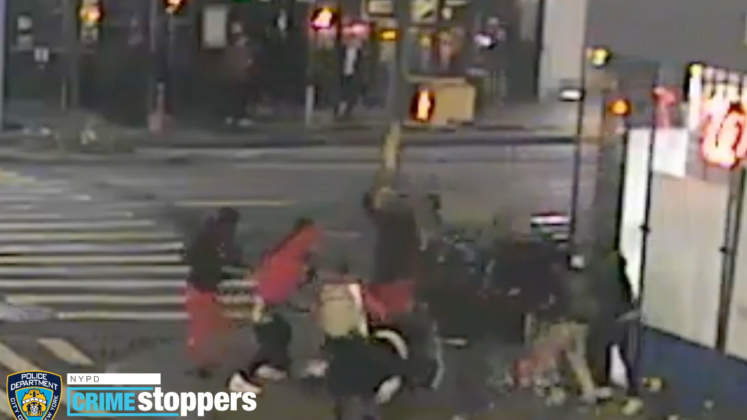 VIDEO: Group beats, stabs, robs man in Midtown attack; over a dozen sought