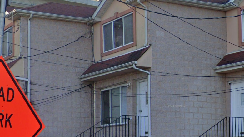 'Severely decomposed' body found in foreclosed SI home
