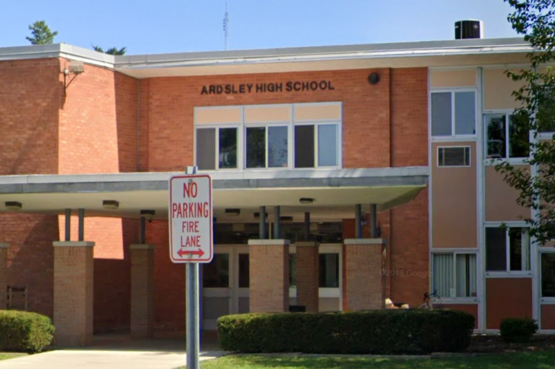 Police are on the lookout for a Westchester County man they say is attempting to offer high school girls into his car.