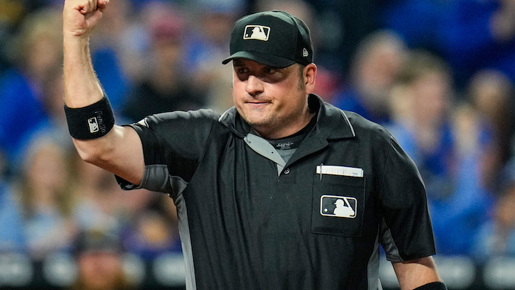 Umpire addresses bizarre ejection of Madison Bumgarner: 'I sincerely apologize'