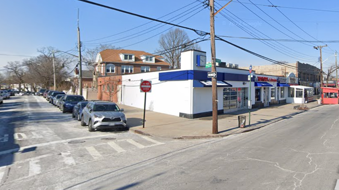 Man, 72, fatally struck by minivan while crossing Bronx street in wheelchair