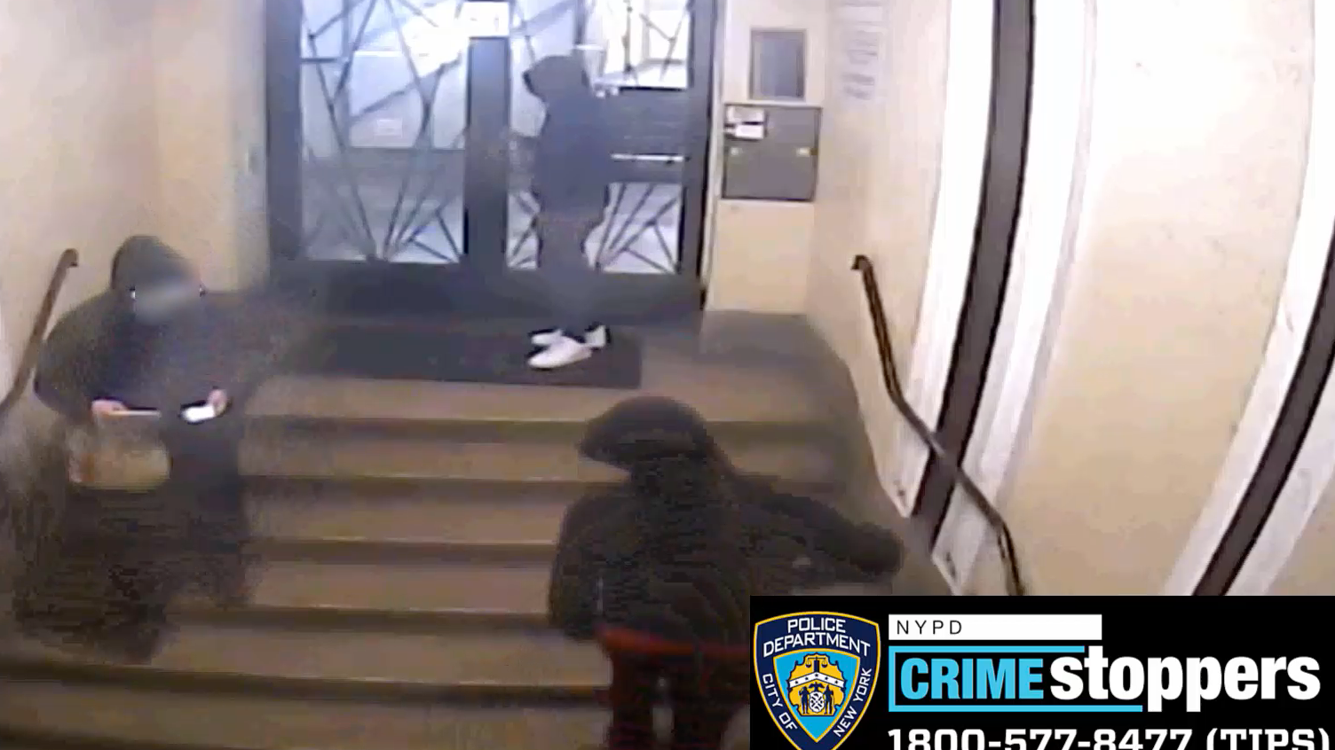 VIDEO: Thieves punch, shoot at Brooklyn deliveryman while stealing food, $5