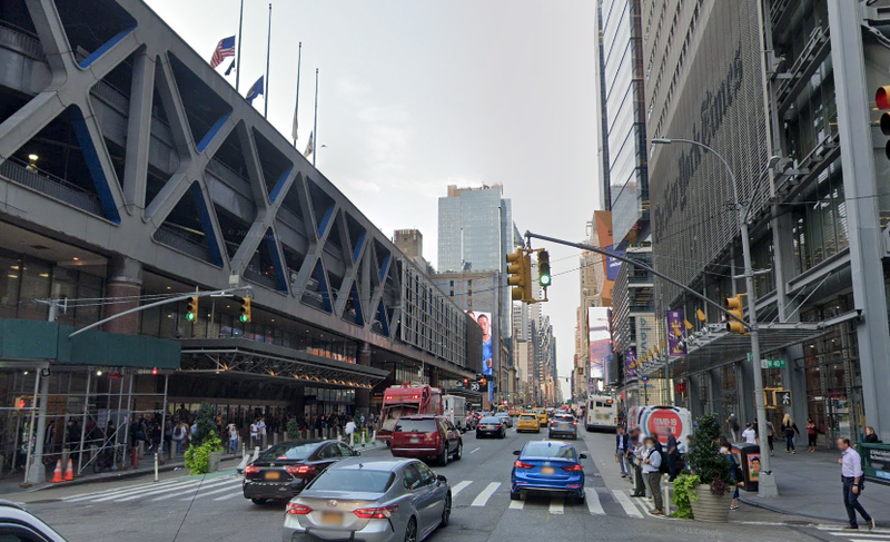 A 45-year-old tourist from California was stabbed and slashed at W. 40th Street and Eighth Avenue early Wednesday morning