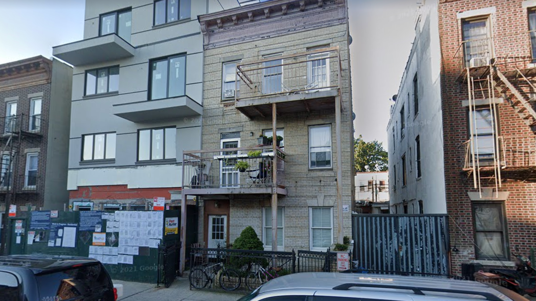 Man, 24, fatally stabbed in dispute on Brooklyn street