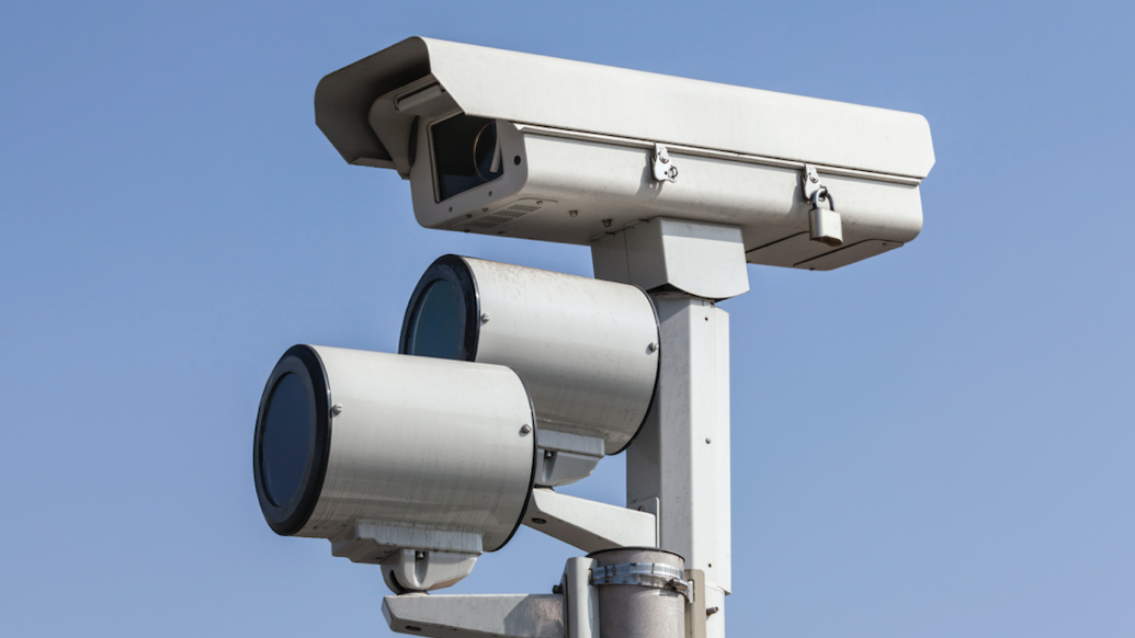 IDOT orders red-light camera to come down in Oakbrook Terrace