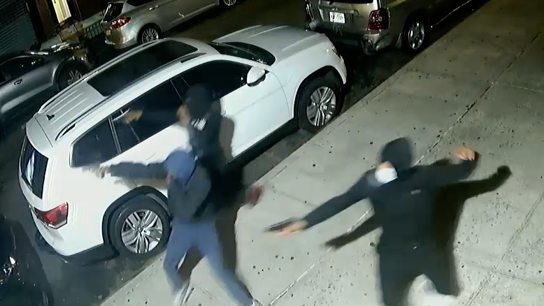 VIDEO: 5 shooters open fire on Upper Manhattan street, multiple cars damaged