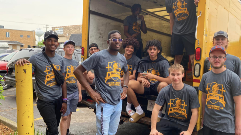 Suburban woman leads volunteers to help the homeless: 'It's a dignity thing'