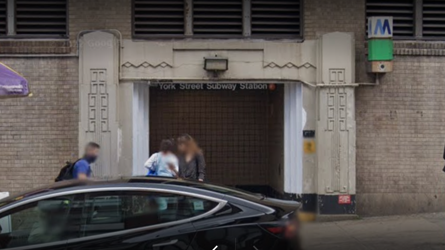 Man stabbed during dispute in Brooklyn subway car