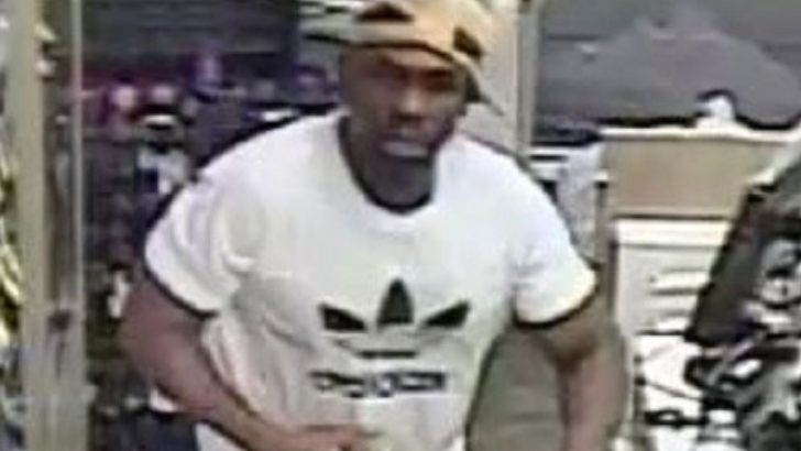 Thief robs Duane Reade, returns to attack 2 employees with bike chain