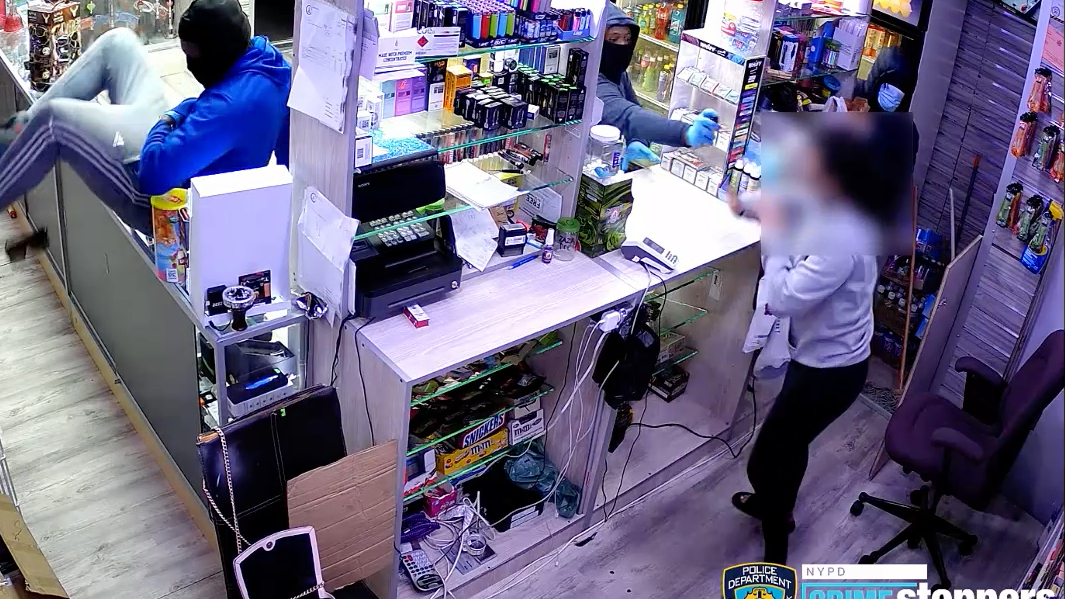 VIDEO: Thieves pepper-spray workers in NYC robbery spree