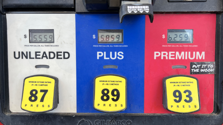 Illinois motorists fume over high gas prices: 'They're gouging'