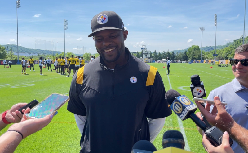 Steelers assistant Brian Flores 