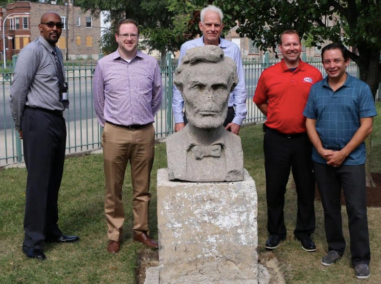 Lincoln bust dedicated