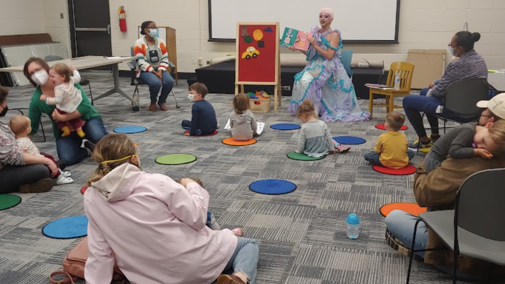 Chicago Public Library offers 'Drag Queen Story Time' for kids during Pride Month