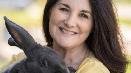 Owner of exotic animals teaches kids about nature