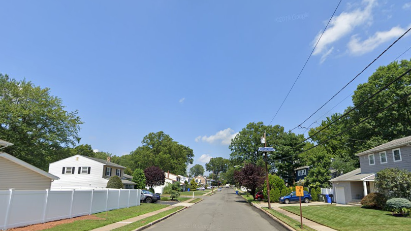 NJ man, returning home with wife, shot in driveway during attempted carjacking