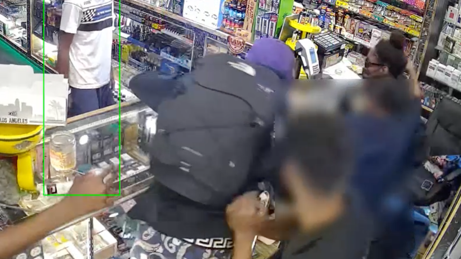 VIDEO: 2 NYC smoke shop workers attacked during robbery, 4 sought