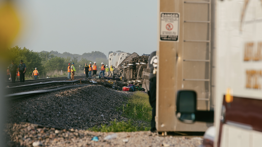 Chicago legal firm readies lawsuit in fatal Amtrak crash and derailment