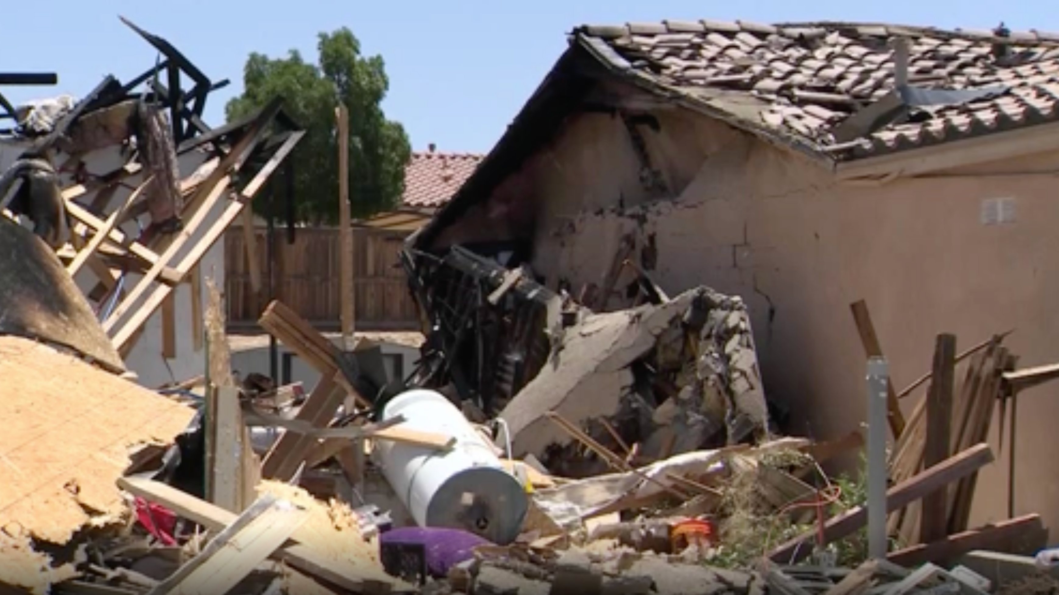 Explosion injures 1, destroys house in Victorville