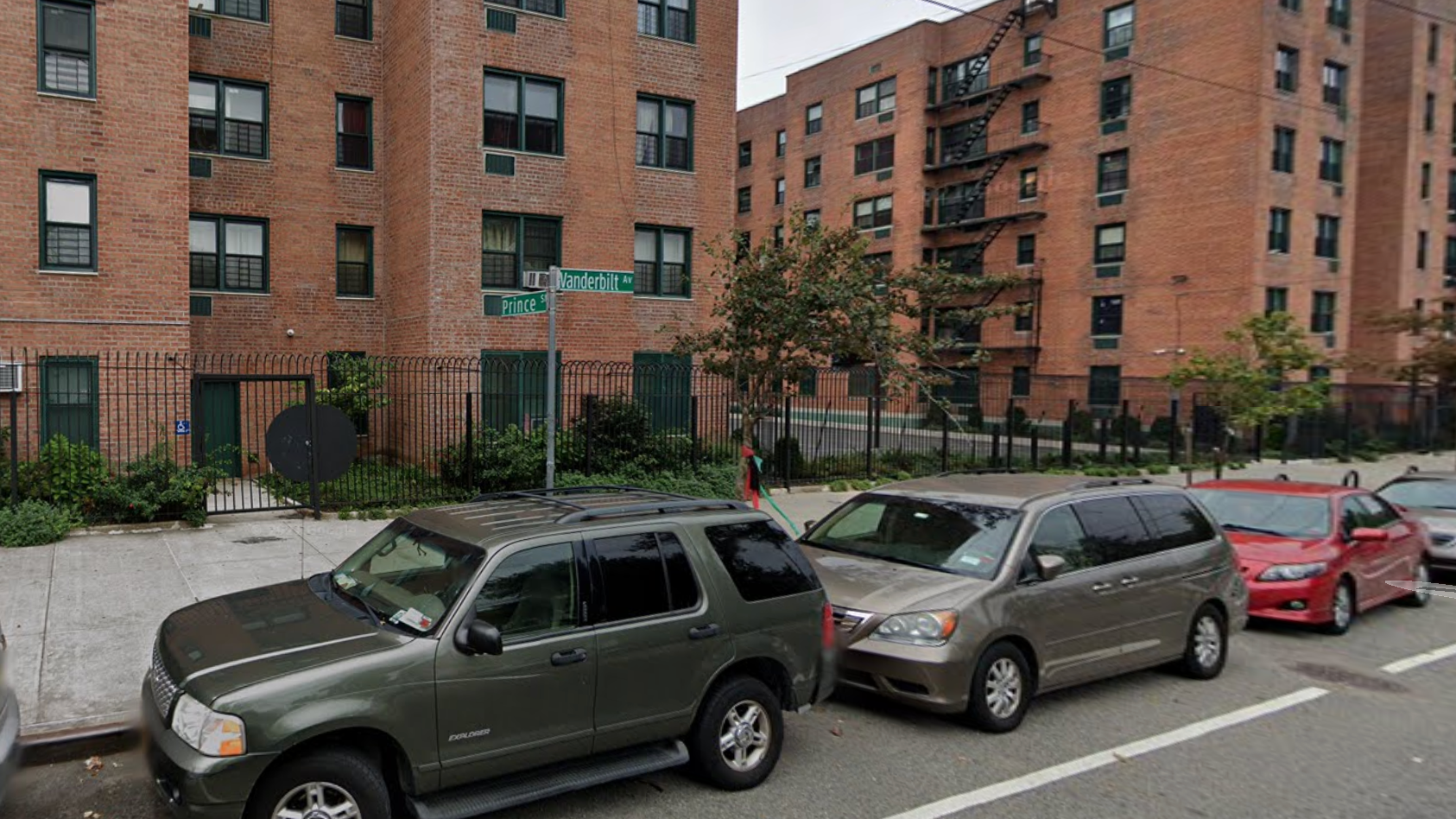 Boy, 14, arrested for shooting at cop car on Staten Island