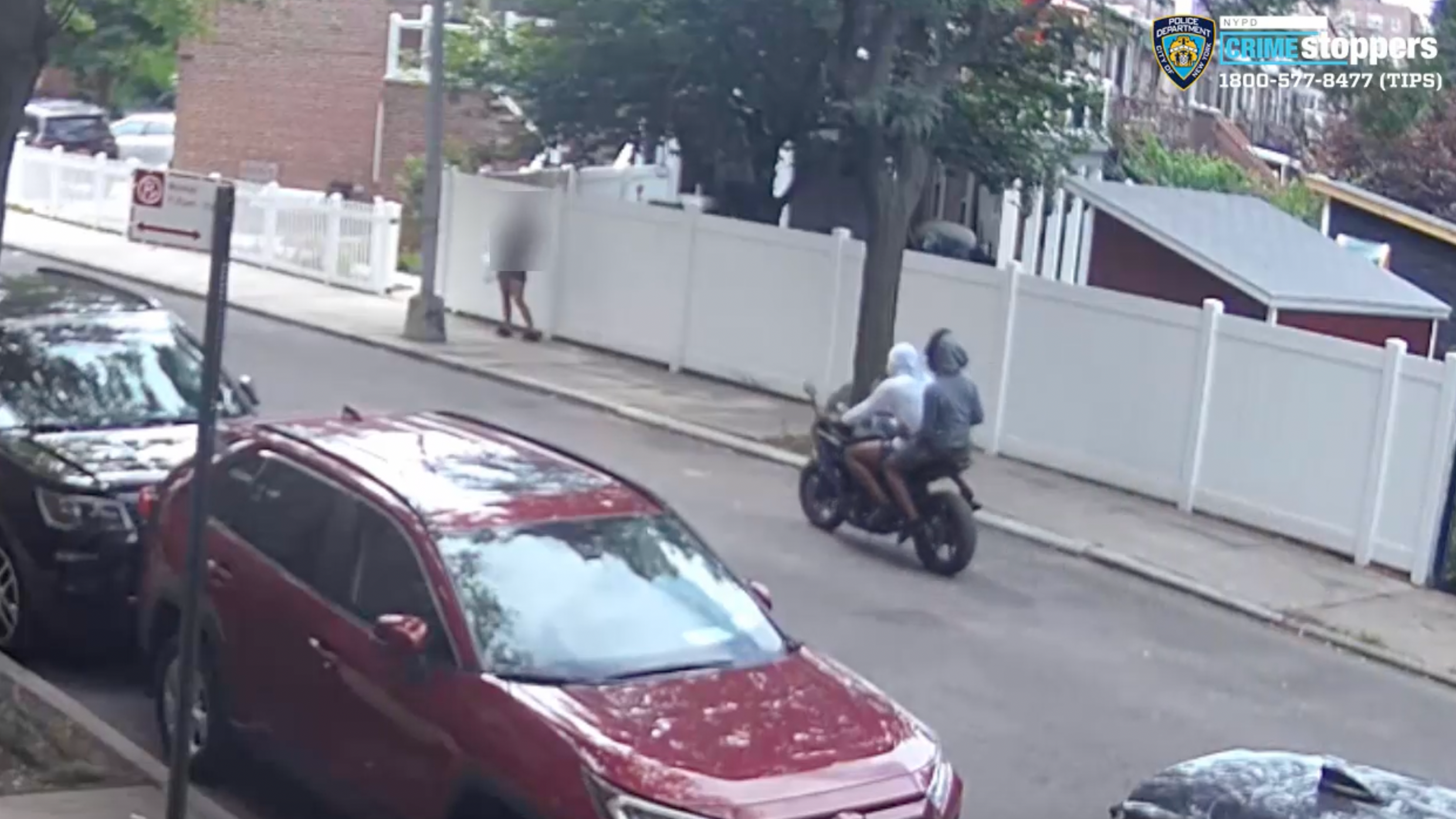 Thieves on moped wanted for 3 robberies in 1 morning