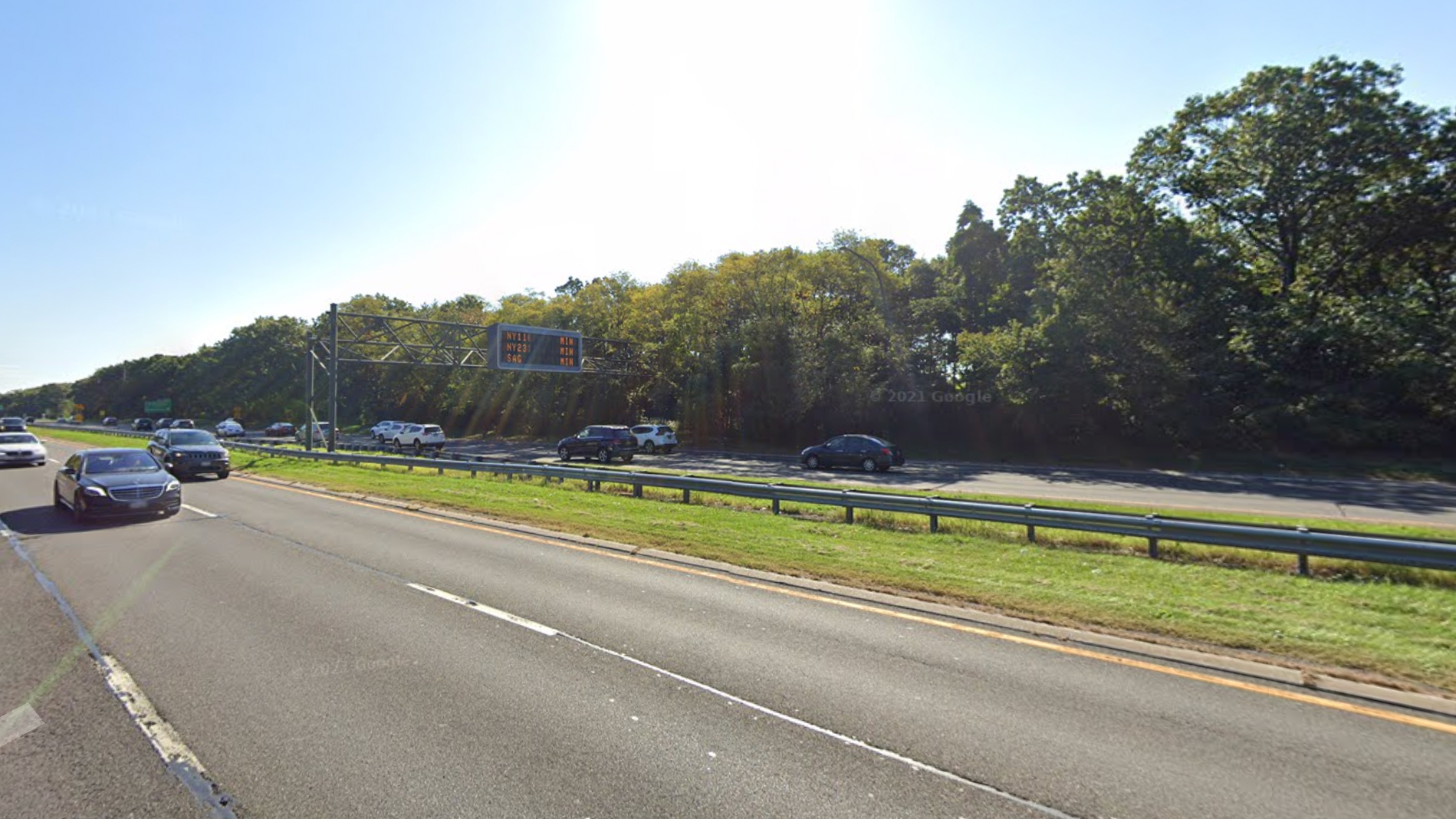 2 killed in crash that left SUV in flames on LI parkway
