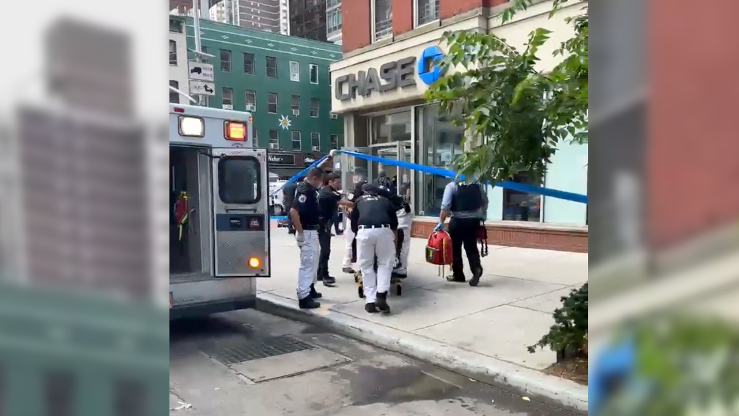 Man suspected of stabbing security guard in neck at UES Chase Bank arrested