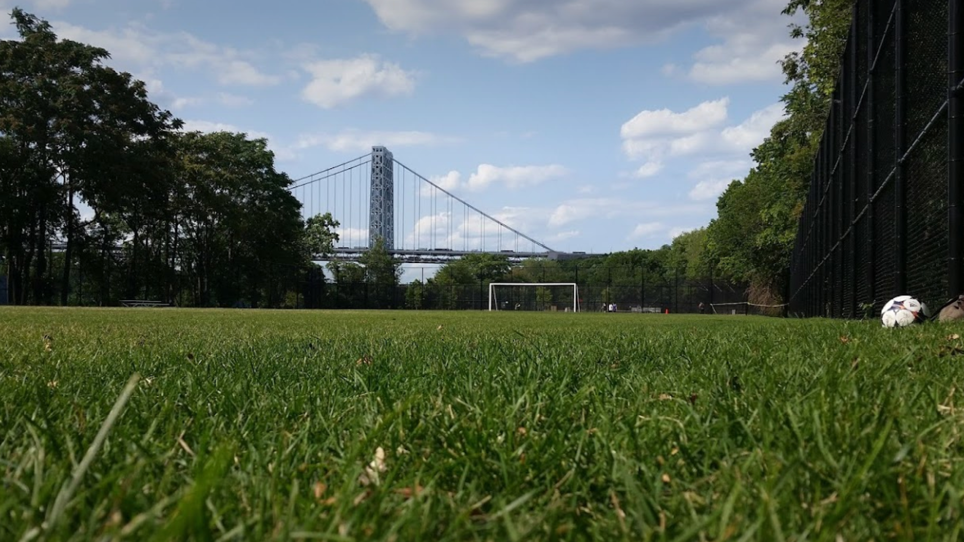 Man, 29, fatally stabbed while playing soccer at Manhattan park