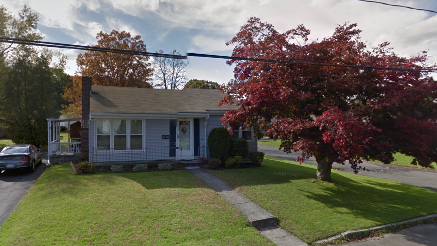 Mom, 3 kids found dead at CT home in apparent murder-suicide: police