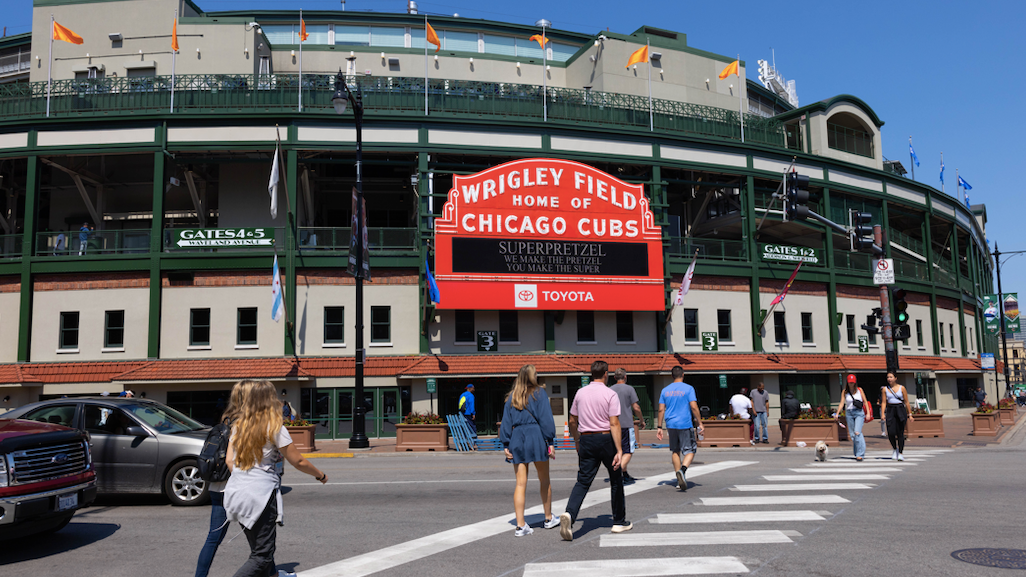With oath taken, nearly 700 immigrants become U.S. citizens at Wrigley