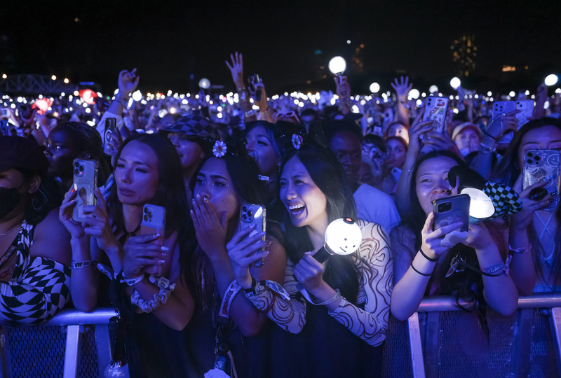 Lolla crowd at night