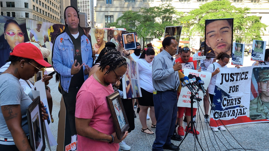 Disgraced former governor prods embattled Cook County prosecutor