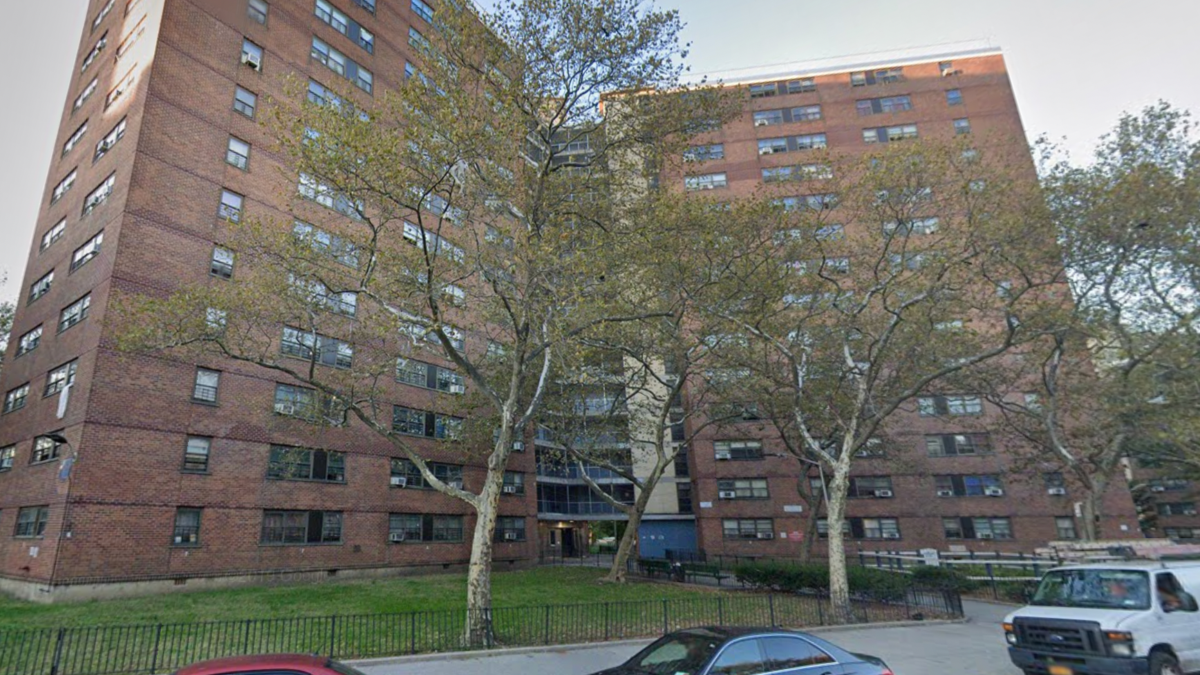 2 injured in overnight shootings in front of BK NYCHA complexes