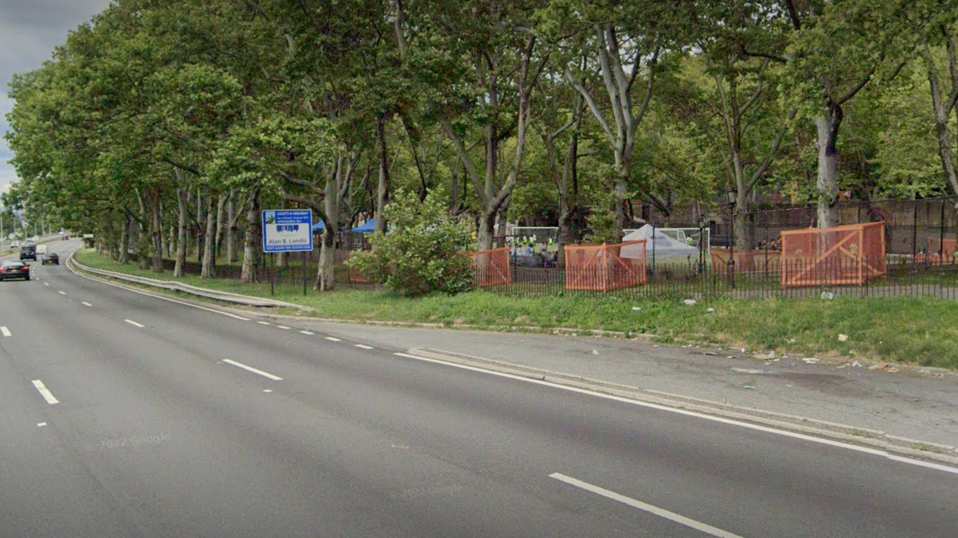 Woman riding scooter on Manhattan parkway dead after fatal crash