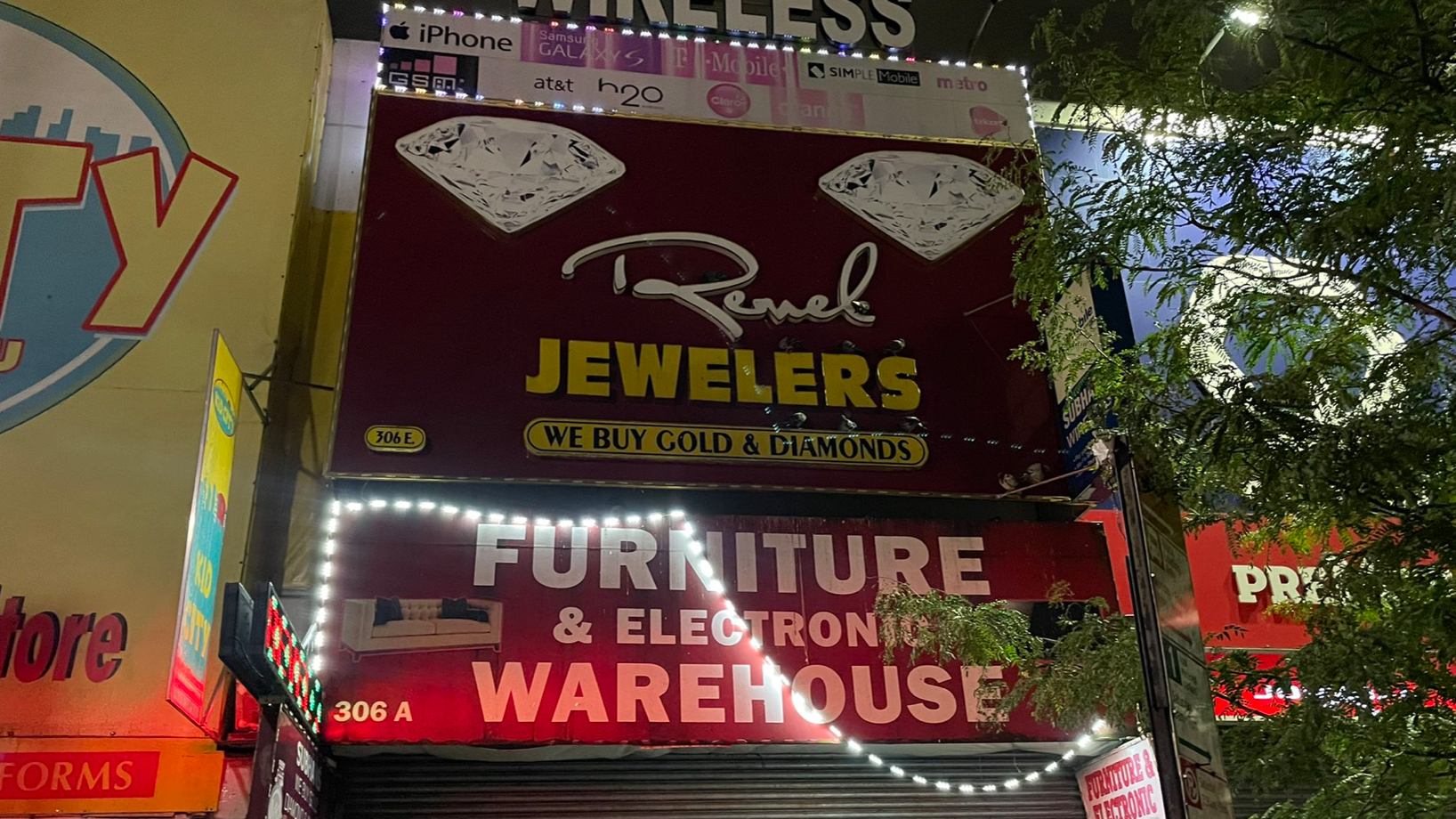 Bear spray used on Bronx jewelry store workers in $800K smash-grab days after nearby $2M haul