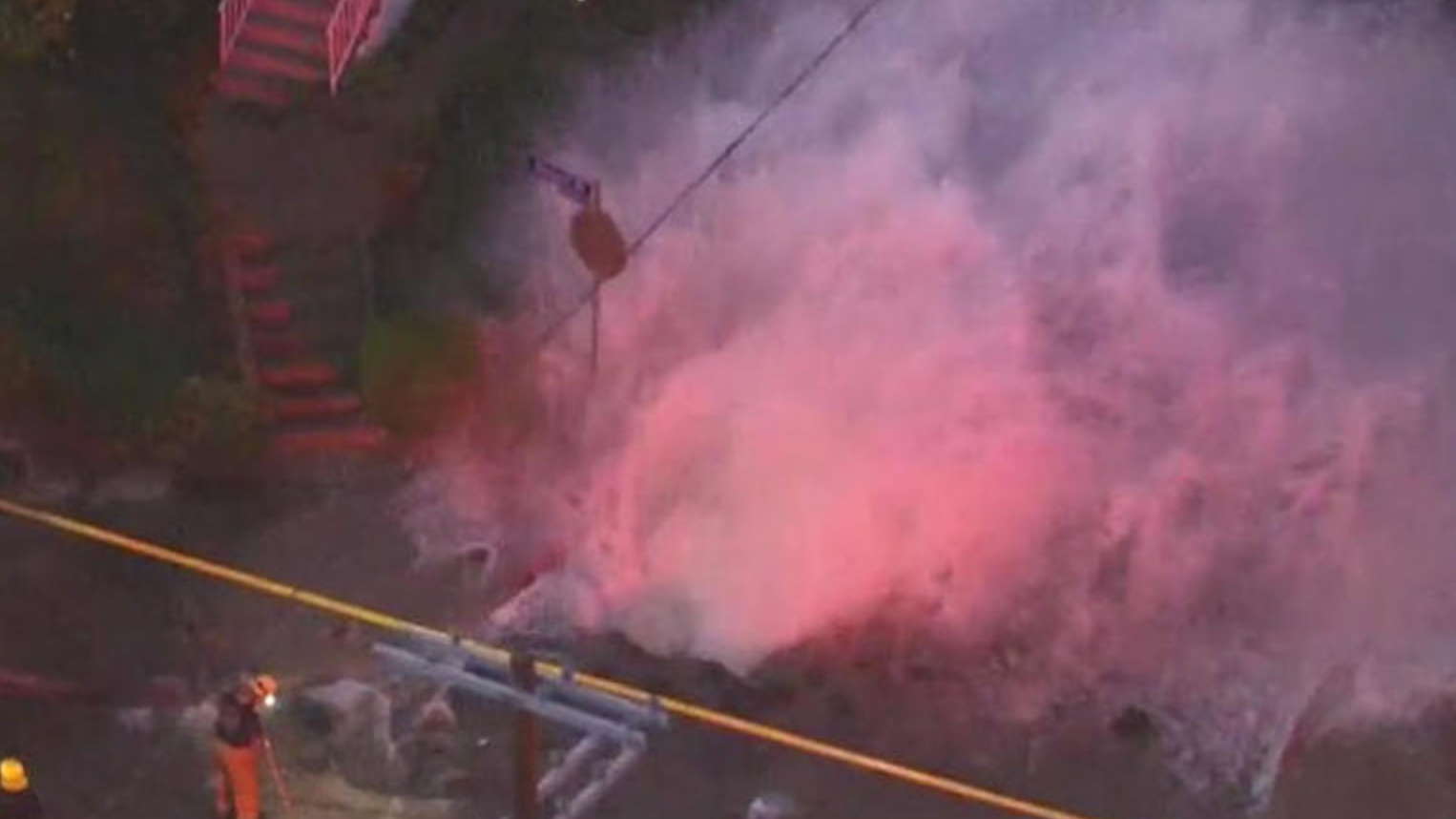 Water main break soaks Pacific Palisades, shuts off water to residents