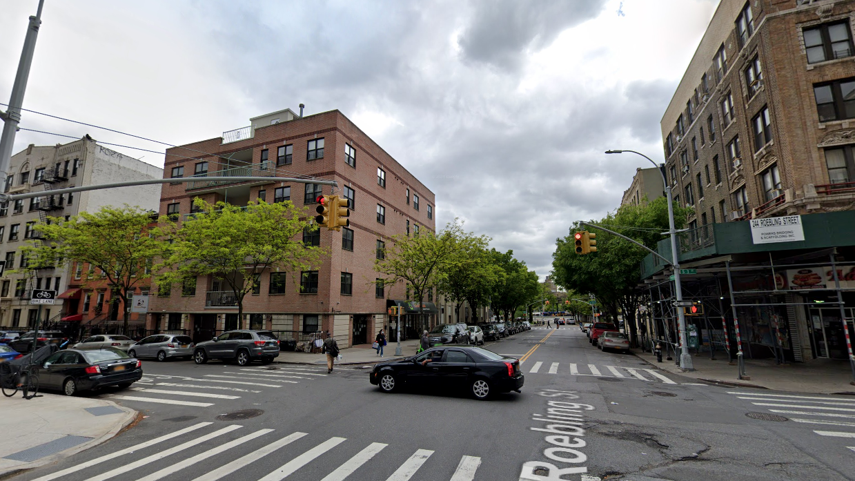 Men sprayed with fire extinguisher, pelted in suspected antisemitic attacks in Brooklyn