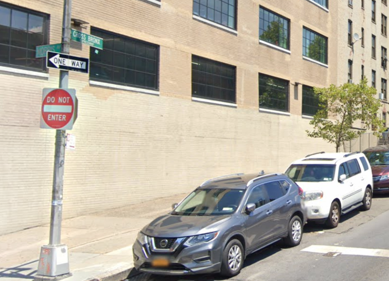 The intersection of Grand Concourse and East Tremont Avenue where a DOC officer fatally shot an 18-year-old boy on ThursdayThe intersection of Grand Concourse and East Tremont Avenue where a DOC officer fatally shot an 18-year-old boy on Thursday