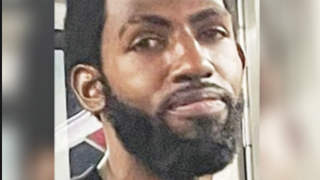 Man wanted for rubbing crotch on woman's body on A train in front of her daughter
