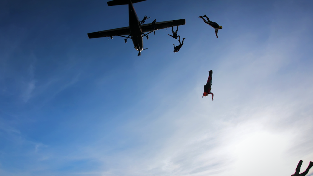 Skydivers in Illinois are trying to break record for largest formation