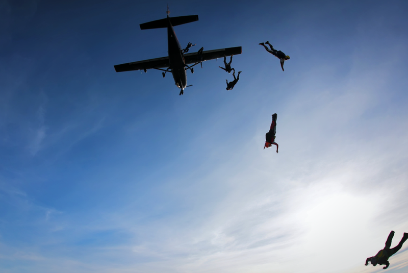 skydivers