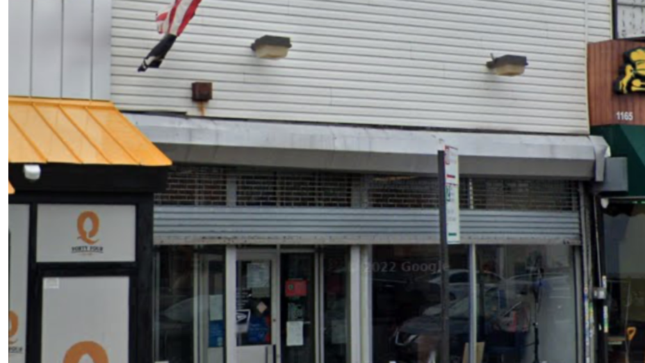 FBI responds to $100K robbery at Bronx post office, USPS worker pistol-whipped