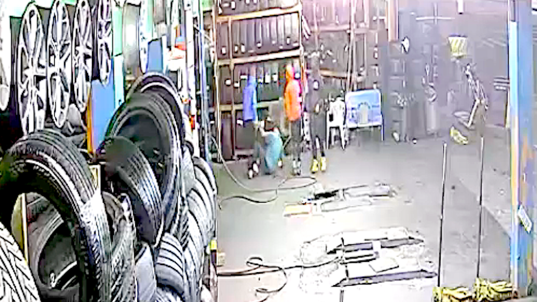 VIDEO: Man surrounded, robbed at Bronx tire shop in armed multi-borough spree