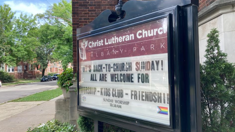 'Unstable' man walks into Chicago church claiming to have gun