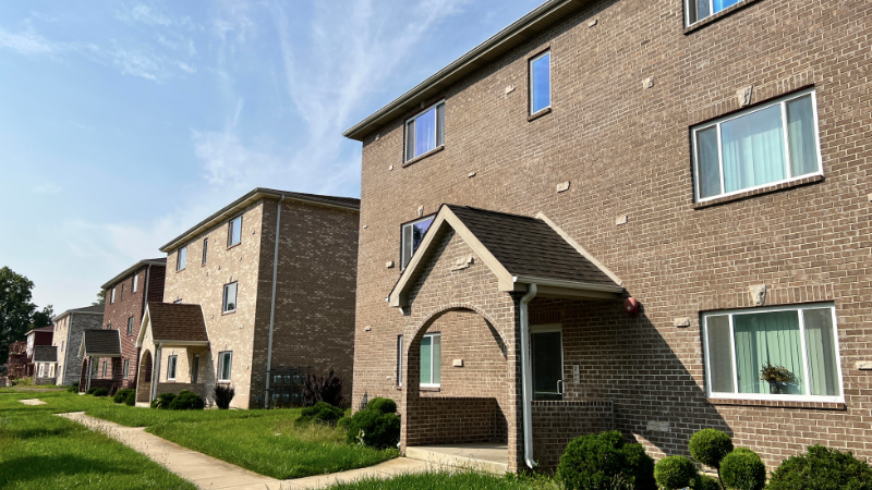 Landlord, suburb wrangle over water-bill debt as tenants are cut off