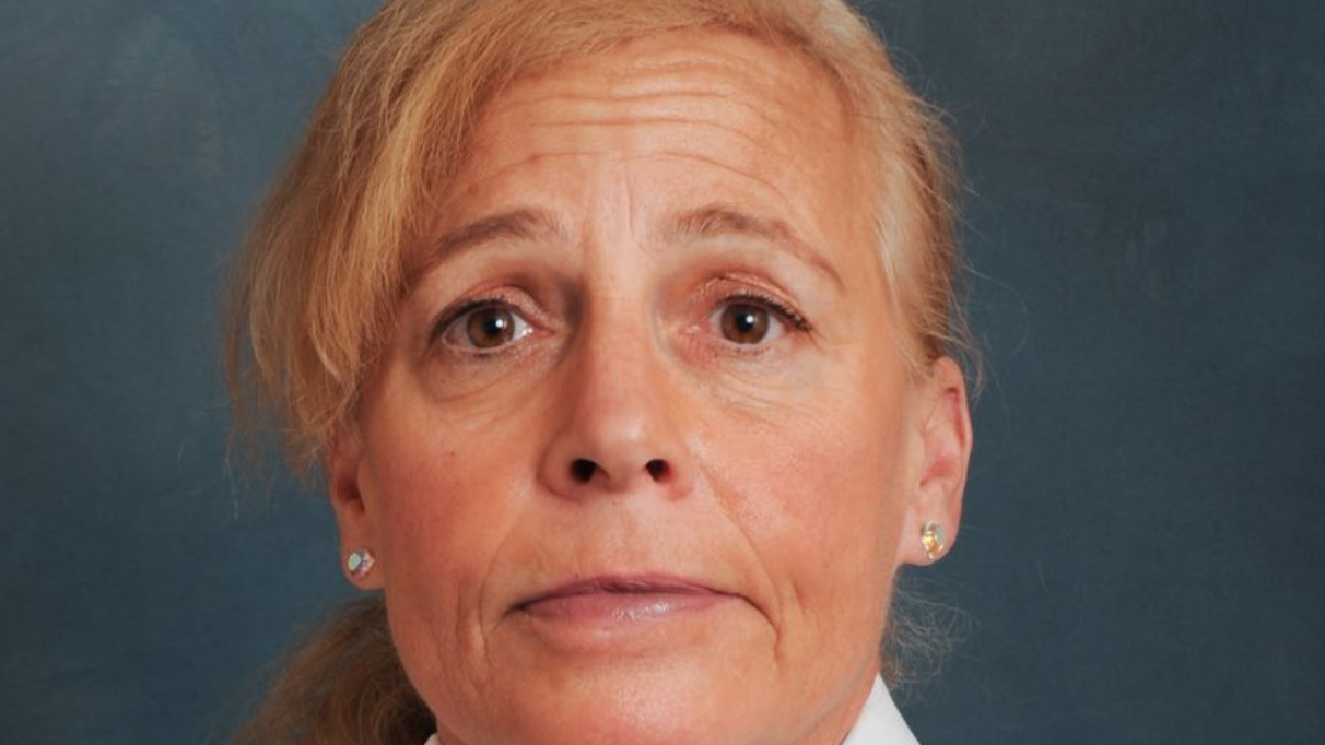 Veteran FDNY EMS lieutenant fatally stabbed at random in Queens; suspect in custody