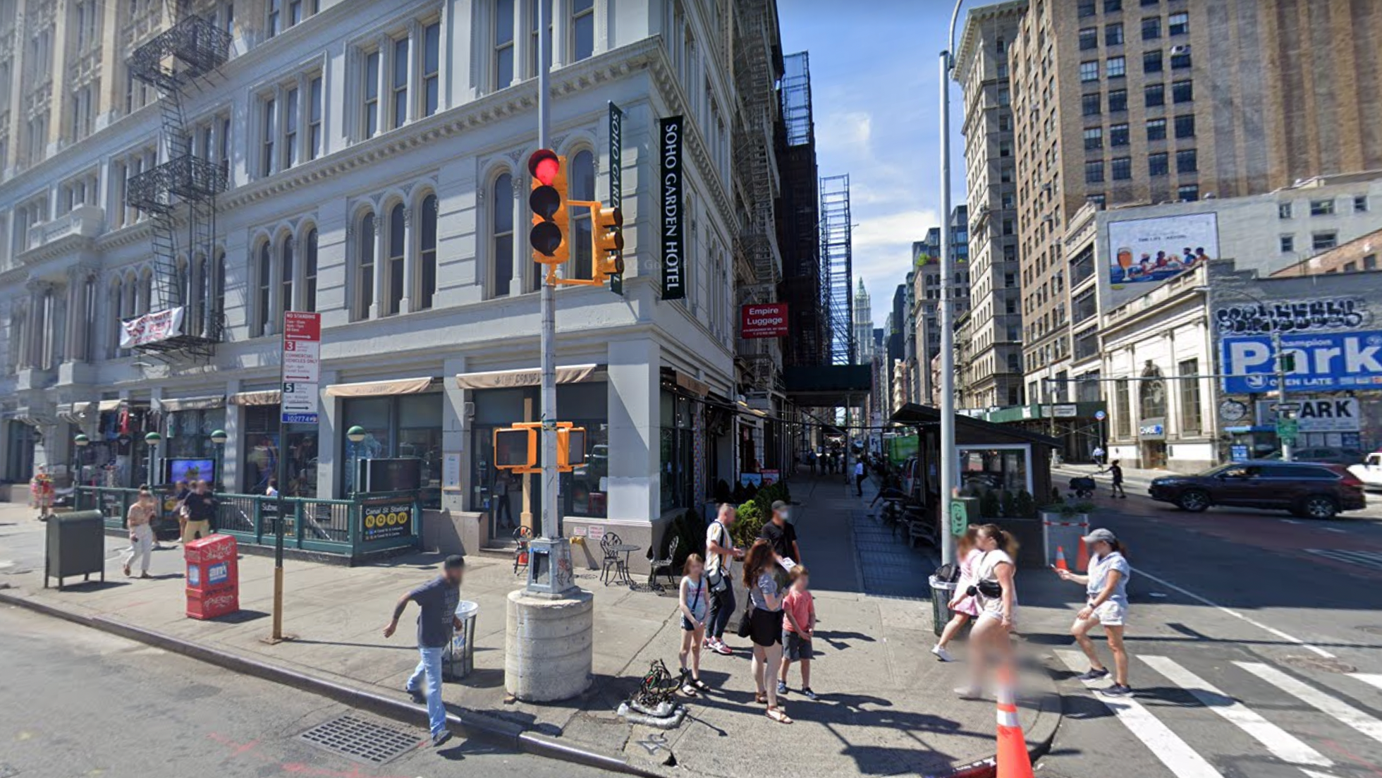 Woman punched in face during unprovoked attack on Manhattan sidewalk