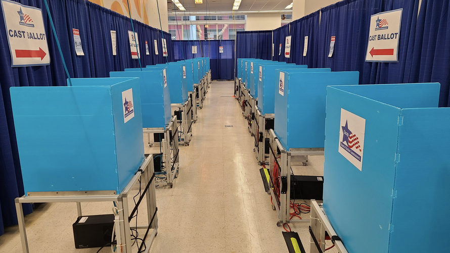 Early voting begins in Chicago: 'It's a fight for democracy'
