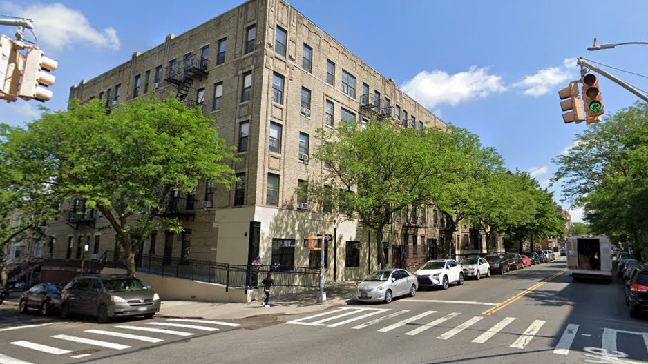 Man plunges from Brooklyn apartment where woman found dead in apparent murder-suicide