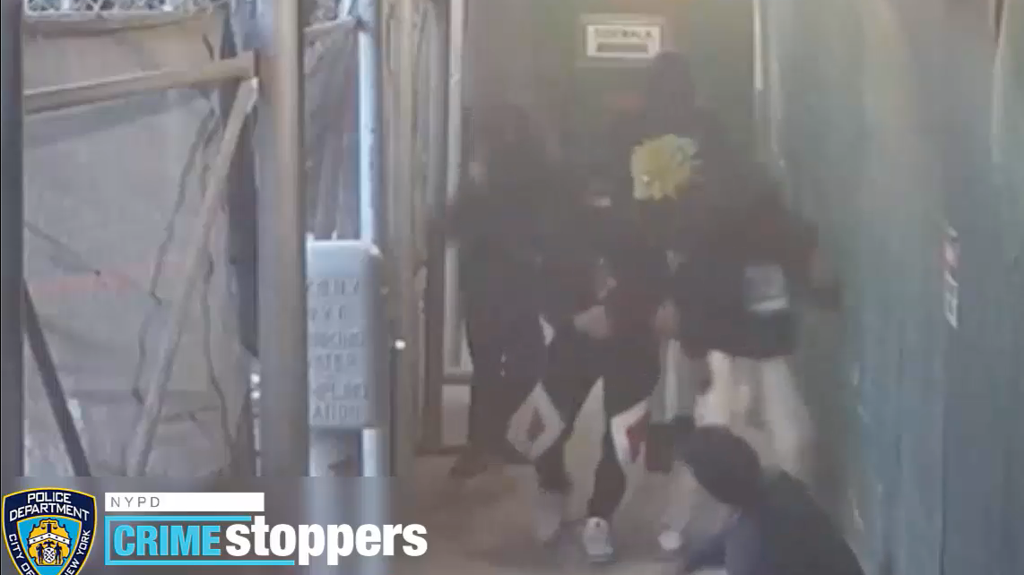 VIDEO: Man, 60, violently robbed in Queens sidewalk shed; 4 sought